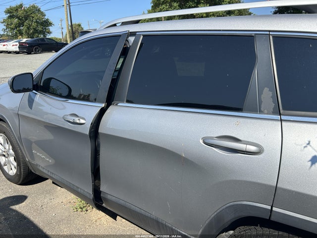 Aukcja sprzedaży 2017 Jeep Cherokee Latitude 4x4, vin: 1C4PJMCS4HW588557, numer aukcji: 46027384
