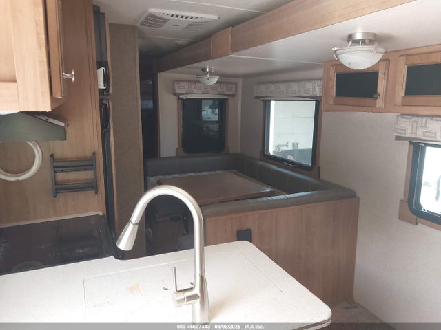 2019 Forest River Flagstaff მანქანა იყიდება აუქციონზე, vin: 4X4TFLH25K1884043, აუქციონის ნომერი: 46027443