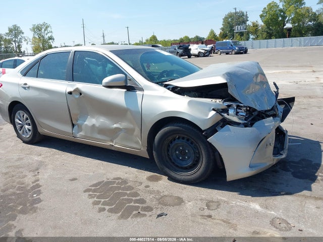2016 Toyota Camry Le მანქანა იყიდება აუქციონზე, vin: 4T4BF1FK8GR517539, აუქციონის ნომერი: 46027514