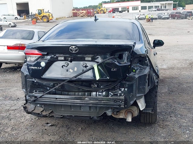 46027523 :رقم المزاد ، 5YFEPMAE4NP373901 vin ، 2022 Toyota Corolla Le مزاد بيع
