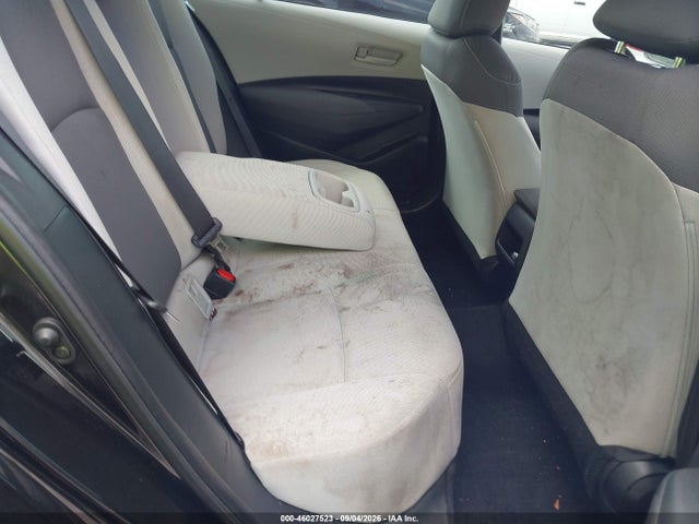 46027523 :رقم المزاد ، 5YFEPMAE4NP373901 vin ، 2022 Toyota Corolla Le مزاد بيع