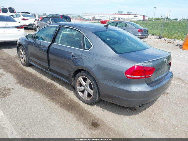 2012 Volkswagen Passat 2.5l Se მანქანა იყიდება აუქციონზე, vin: 1VWBH7A39CC049510, აუქციონის ნომერი: 46027530