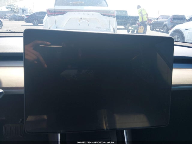 5YJ3E1EB0KF493326 Tesla Model 3 Long Range/performance