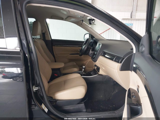 Продажа на аукционе авто 2018 Mitsubishi Outlander Sel, vin: JA4AD3A36JZ054168, номер лота: 46027658