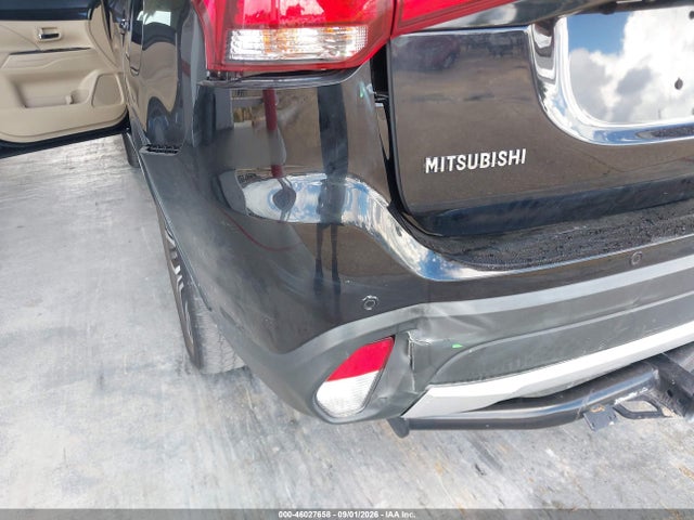 Продажа на аукционе авто 2018 Mitsubishi Outlander Sel, vin: JA4AD3A36JZ054168, номер лота: 46027658