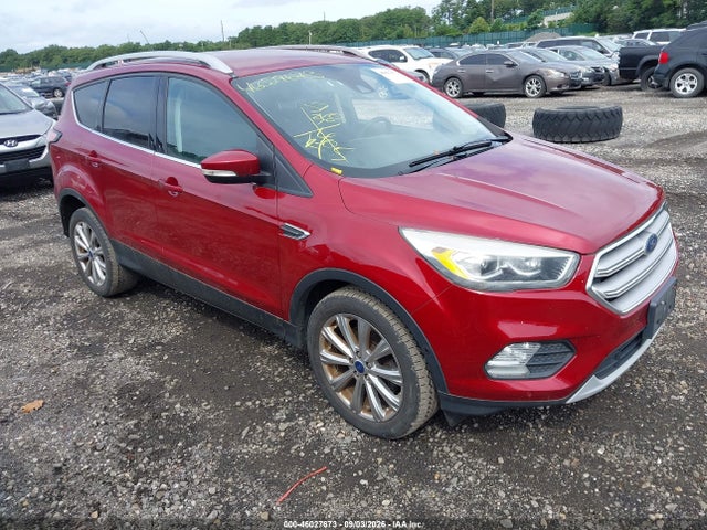 46027673 :رقم المزاد ، 1FMCU9J93JUB58051 vin ، 2018 Ford Escape Titanium مزاد بيع