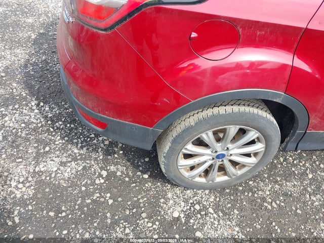 46027673 :رقم المزاد ، 1FMCU9J93JUB58051 vin ، 2018 Ford Escape Titanium مزاد بيع