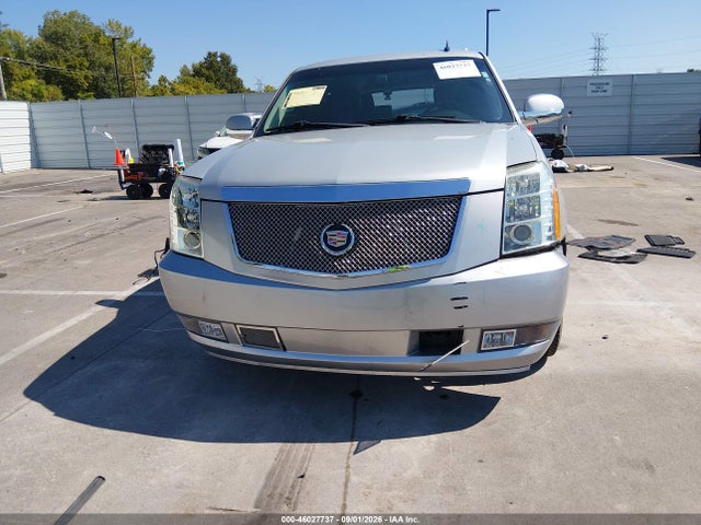 46027737 :رقم المزاد ، 1GYS3CEF1BR117500 vin ، 2011 Cadillac Escalade Premium مزاد بيع