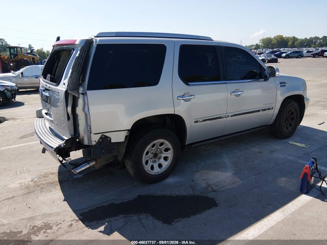 46027737 :رقم المزاد ، 1GYS3CEF1BR117500 vin ، 2011 Cadillac Escalade Premium مزاد بيع