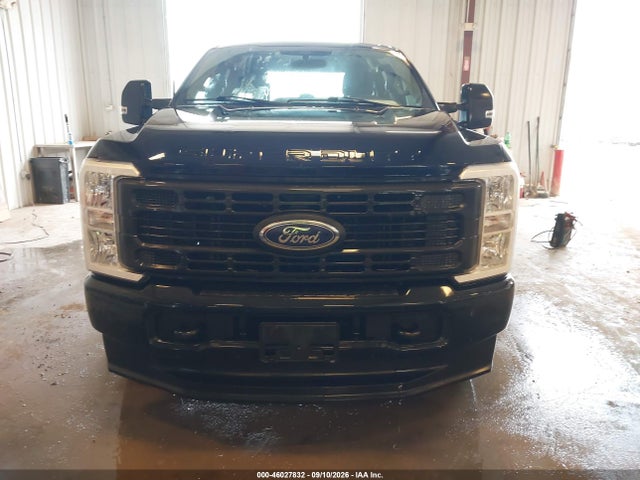 46027832 :رقم المزاد ، 1FT7X2BA5PED80025 vin ، 2023 Ford F-250 Xl مزاد بيع