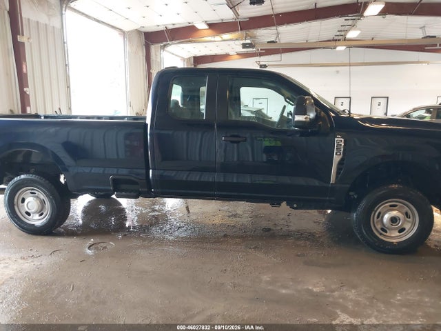 46027832 :رقم المزاد ، 1FT7X2BA5PED80025 vin ، 2023 Ford F-250 Xl مزاد بيع