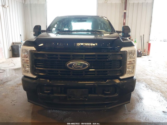 46027832 :رقم المزاد ، 1FT7X2BA5PED80025 vin ، 2023 Ford F-250 Xl مزاد بيع