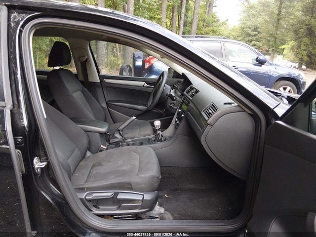 46027839 :رقم المزاد ، 1VWAS7A36FC072258 vin ، 2015 Volkswagen Passat 1.8t S مزاد بيع