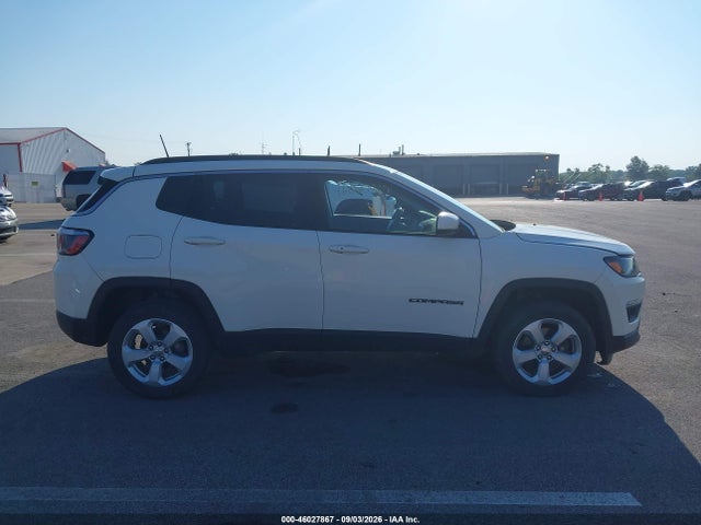 46027867 :رقم المزاد ، 3C4NJDBB1JT331635 vin ، 2018 Jeep Compass Latitude 4x4 مزاد بيع