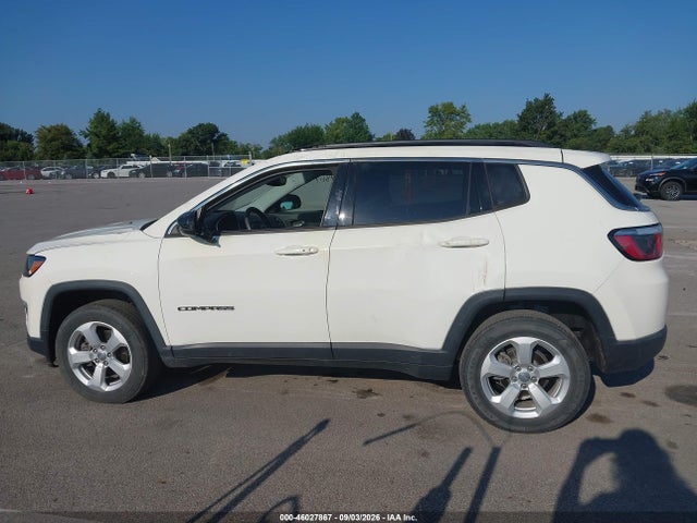 46027867 :رقم المزاد ، 3C4NJDBB1JT331635 vin ، 2018 Jeep Compass Latitude 4x4 مزاد بيع