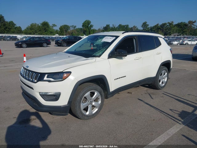 46027867 :رقم المزاد ، 3C4NJDBB1JT331635 vin ، 2018 Jeep Compass Latitude 4x4 مزاد بيع