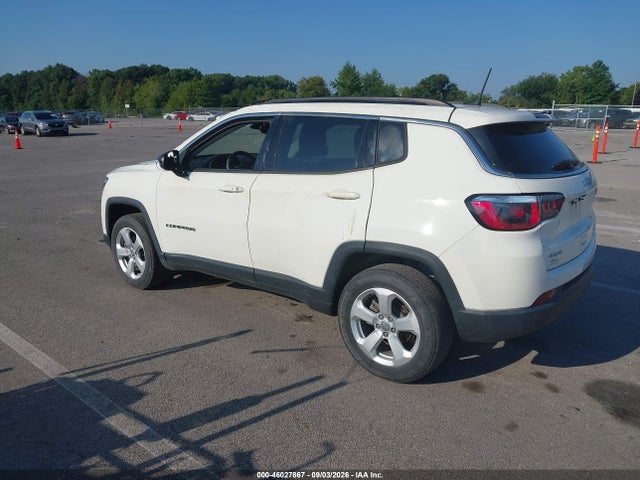 46027867 :رقم المزاد ، 3C4NJDBB1JT331635 vin ، 2018 Jeep Compass Latitude 4x4 مزاد بيع