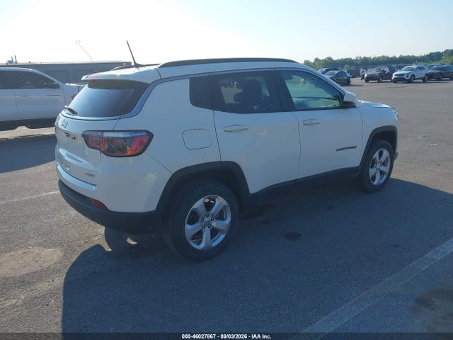 46027867 :رقم المزاد ، 3C4NJDBB1JT331635 vin ، 2018 Jeep Compass Latitude 4x4 مزاد بيع