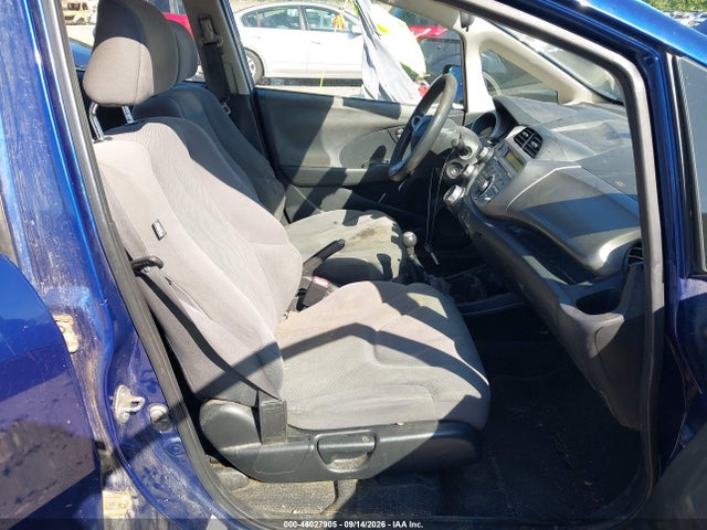 46027905 :رقم المزاد ، JHMGE8G30DC032190 vin ، 2013 Honda Fit مزاد بيع