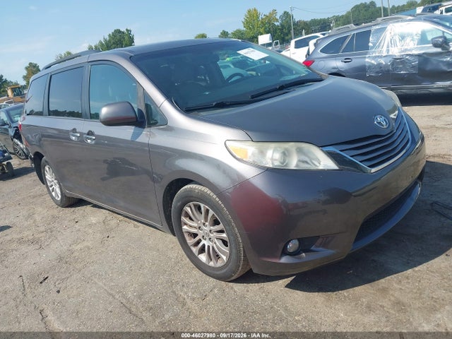 Продаж на аукціоні авто 2016 Toyota Sienna Xle 8 Passenger, vin: 5TDYK3DC2GS699545, номер лоту: 46027980
