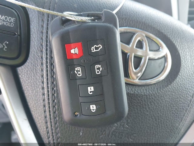Продаж на аукціоні авто 2016 Toyota Sienna Xle 8 Passenger, vin: 5TDYK3DC2GS699545, номер лоту: 46027980
