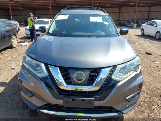 46027989 :رقم المزاد ، 5N1AT2MT2HC891720 vin ، 2017 Nissan Rogue Sv مزاد بيع