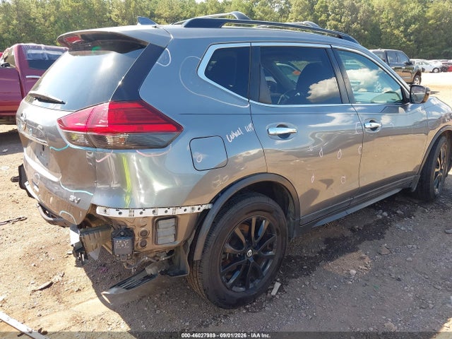 46027989 :رقم المزاد ، 5N1AT2MT2HC891720 vin ، 2017 Nissan Rogue Sv مزاد بيع