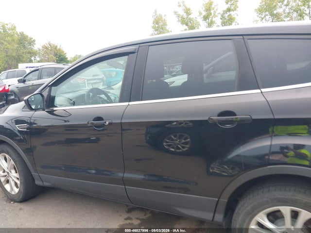 Продажа на аукционе авто 2017 Ford Escape Se, vin: 1FMCU0GD7HUD17106, номер лота: 46027996