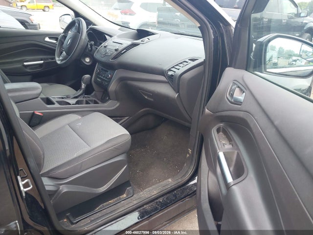 Продажа на аукционе авто 2017 Ford Escape Se, vin: 1FMCU0GD7HUD17106, номер лота: 46027996