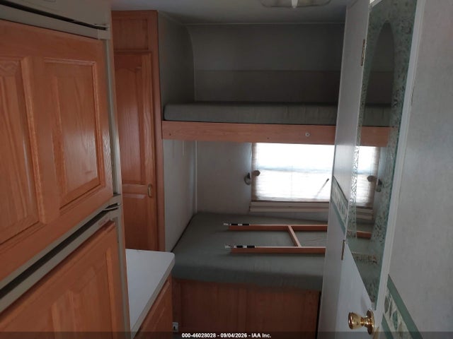 46028028 :رقم المزاد ، 4X4TRLA264D080336 vin ، 2004 Forest River Other مزاد بيع