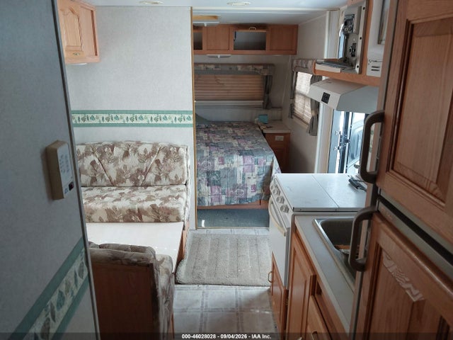 46028028 :رقم المزاد ، 4X4TRLA264D080336 vin ، 2004 Forest River Other مزاد بيع
