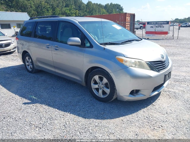 2011 Toyota Sienna Le V6 მანქანა იყიდება აუქციონზე, vin: 5TDKK3DCXBS071764, აუქციონის ნომერი: 46028132