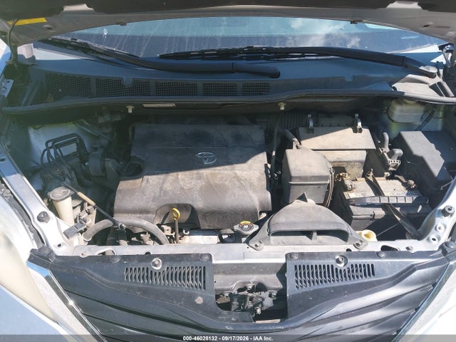 2011 Toyota Sienna Le V6 მანქანა იყიდება აუქციონზე, vin: 5TDKK3DCXBS071764, აუქციონის ნომერი: 46028132