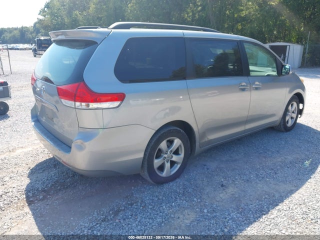 2011 Toyota Sienna Le V6 მანქანა იყიდება აუქციონზე, vin: 5TDKK3DCXBS071764, აუქციონის ნომერი: 46028132