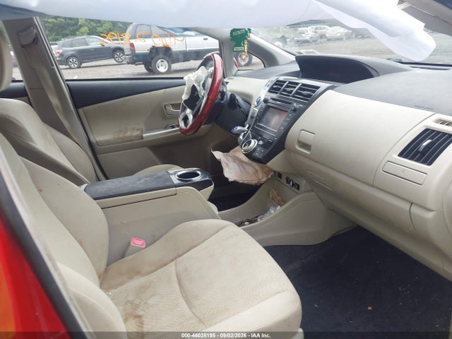 2014 Toyota Prius V Two მანქანა იყიდება აუქციონზე, vin: JTDZN3EU0EJ013175, აუქციონის ნომერი: 46028195