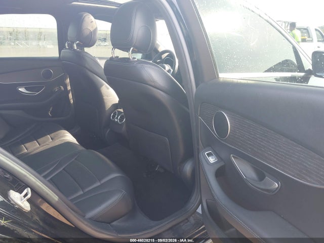 46028215 :رقم المزاد ، 55SWF8EB5KU292958 vin ، 2019 Mercedes-benz C 300 4matic مزاد بيع