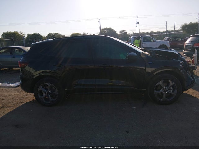 1FMCU9MNXPUB39062 Ford Escape St-line