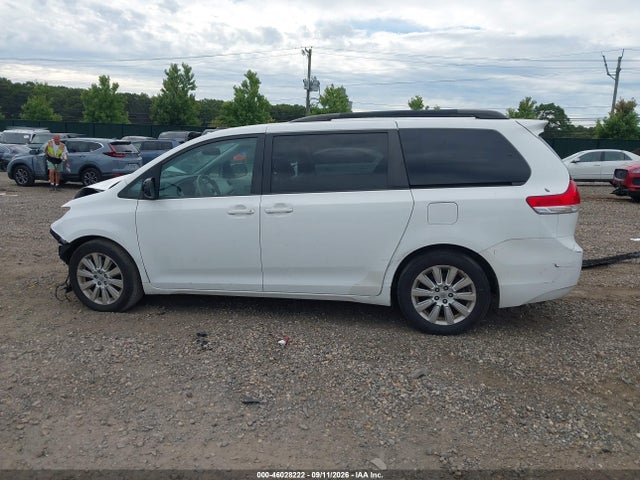 46028222 :رقم المزاد ، 5TDJK3DC7ES082009 vin ، 2014 Toyota Sienna Le 7 Passenger مزاد بيع