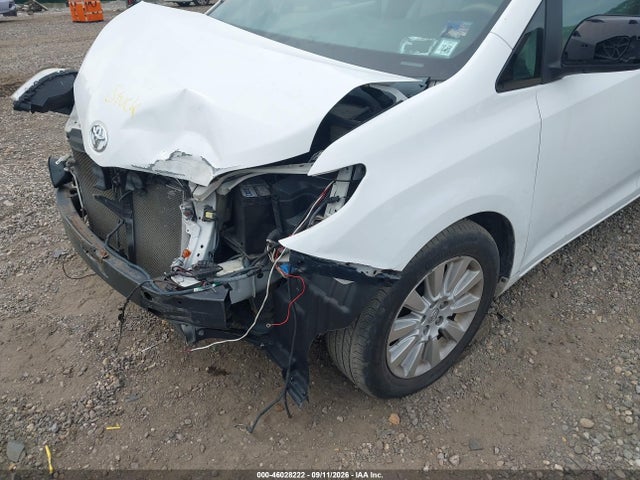 46028222 :رقم المزاد ، 5TDJK3DC7ES082009 vin ، 2014 Toyota Sienna Le 7 Passenger مزاد بيع