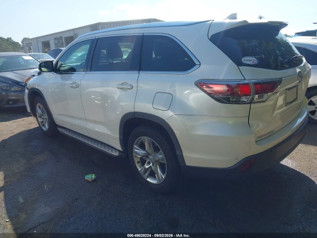2015 Toyota Highlander Limited Platinum V6 მანქანა იყიდება აუქციონზე, vin: 5TDYKRFH2FS110150, აუქციონის ნომერი: 46028224