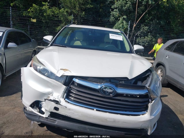 2015 Toyota Highlander Limited Platinum V6 მანქანა იყიდება აუქციონზე, vin: 5TDYKRFH2FS110150, აუქციონის ნომერი: 46028224