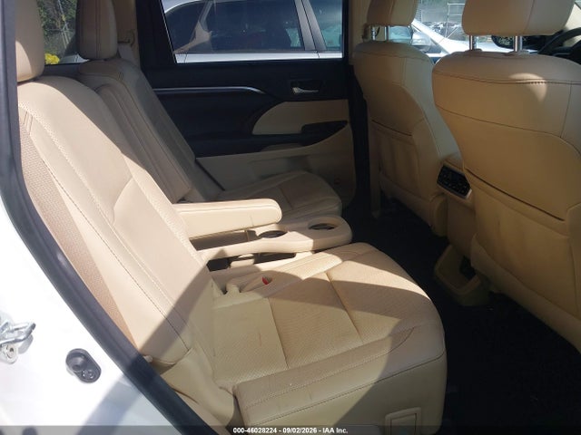 2015 Toyota Highlander Limited Platinum V6 მანქანა იყიდება აუქციონზე, vin: 5TDYKRFH2FS110150, აუქციონის ნომერი: 46028224