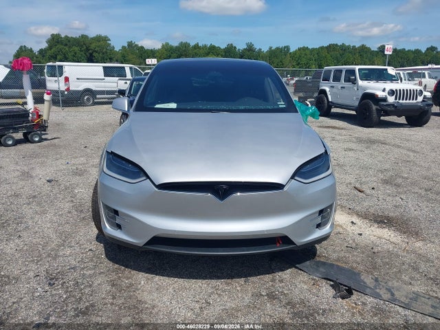 Продаж на аукціоні авто 2018 Tesla Model X 100d/75d/p100d, vin: 5YJXCDE29JF114203, номер лоту: 46028229