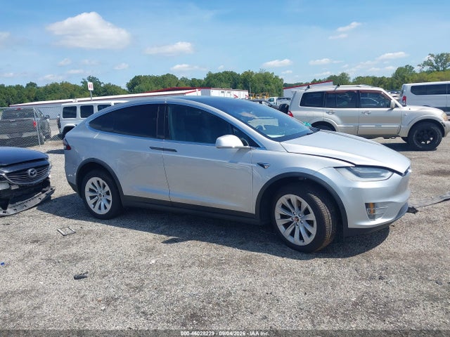 Продаж на аукціоні авто 2018 Tesla Model X 100d/75d/p100d, vin: 5YJXCDE29JF114203, номер лоту: 46028229