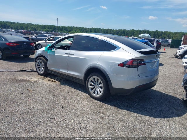 Продаж на аукціоні авто 2018 Tesla Model X 100d/75d/p100d, vin: 5YJXCDE29JF114203, номер лоту: 46028229