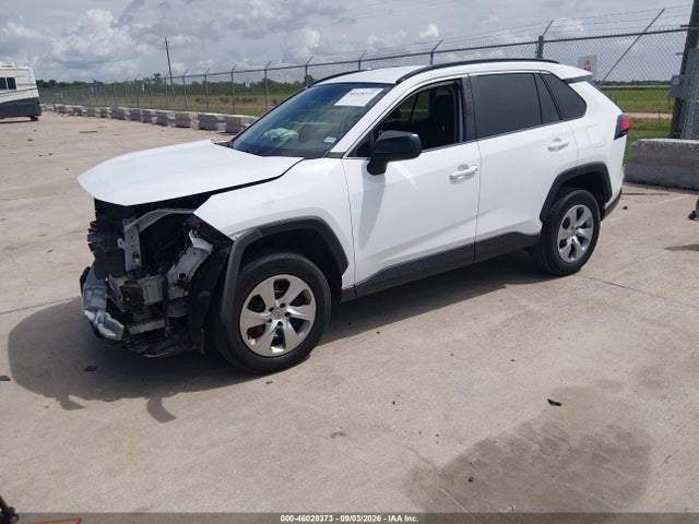 Toyota RAV4 LE 2019 2T3H1RFV1KW036947 Image 2