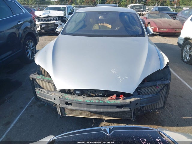 2015 Tesla Model S 70d/85d/p85d მანქანა იყიდება აუქციონზე, vin: 5YJSA1H21FFP73300, აუქციონის ნომერი: 46028500