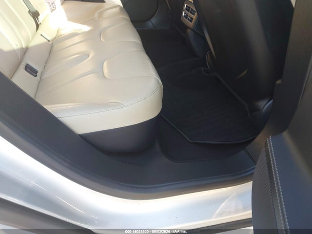 2015 Tesla Model S 70d/85d/p85d მანქანა იყიდება აუქციონზე, vin: 5YJSA1H21FFP73300, აუქციონის ნომერი: 46028500