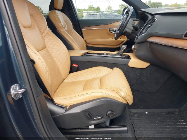 46028550 :رقم المزاد ، YV4A22PL4K1461402 vin ، 2019 Volvo Xc90 T6 Inscription مزاد بيع