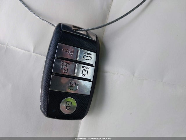2017 Kia Sedona Lx მანქანა იყიდება აუქციონზე, vin: KNDMB5C1XH6241683, აუქციონის ნომერი: 46028573